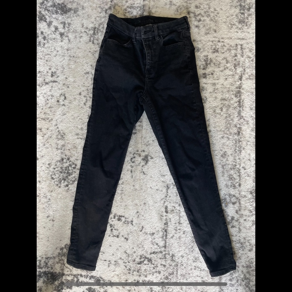 Curvy, hi-rise jegging from American Eagle. SIZE: 2 Short